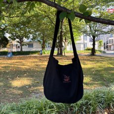 画像5: CYNCA ニュースペーパーバッグ ハエトリグサ "線" (5)
